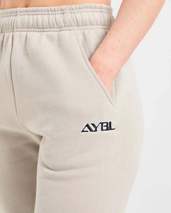 Retro-Jogginghose mit Stickerei in Oversize-Passform
