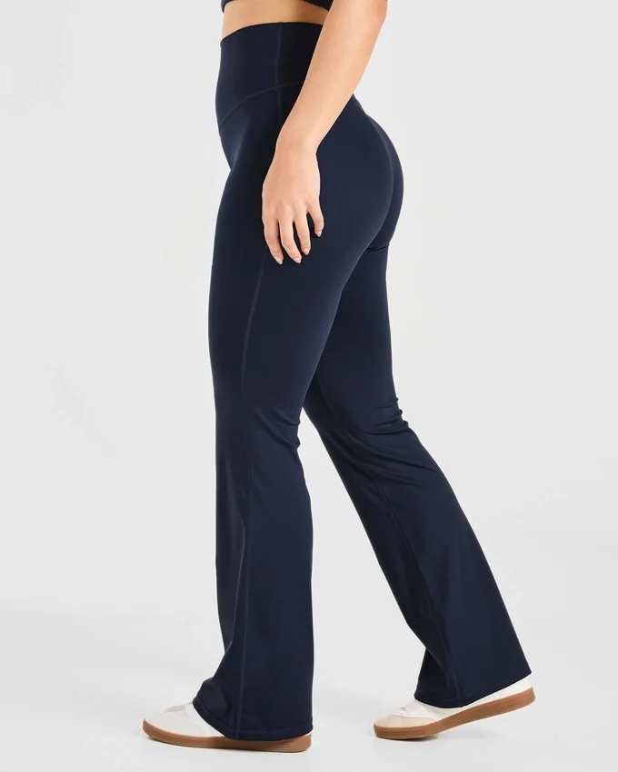 Sculpt-Leggings mit ausgestelltem Bein