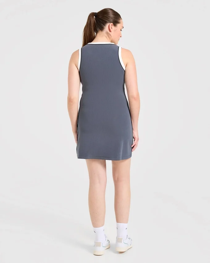 Signature-Kleid mit V-Ausschnitt