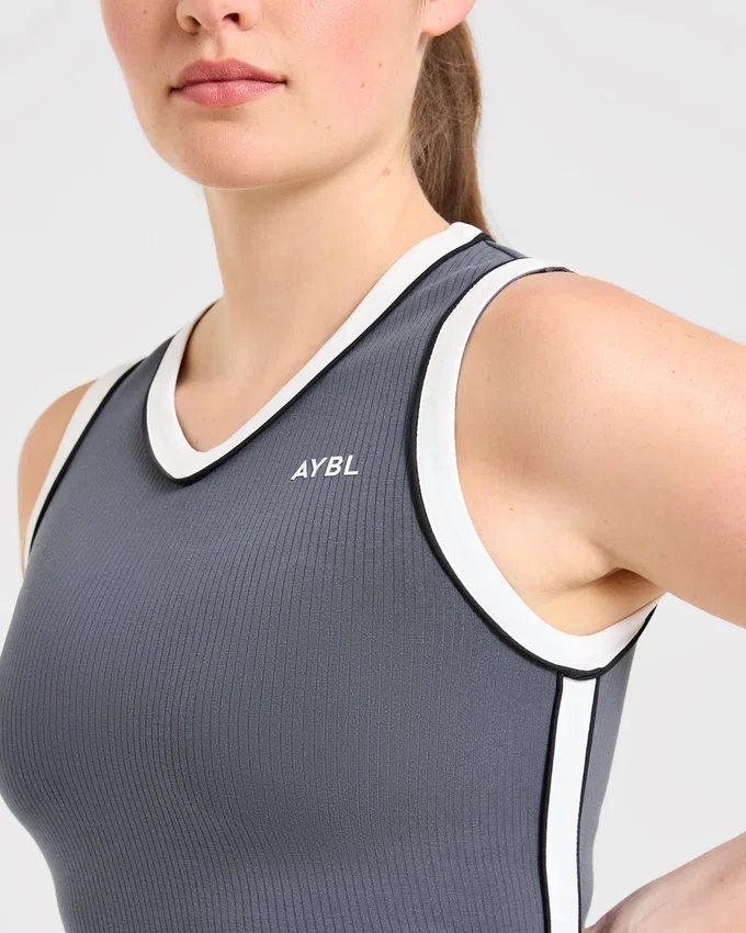 Signature-Kleid mit V-Ausschnitt