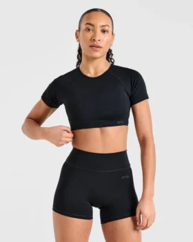 Staple Crop-Top