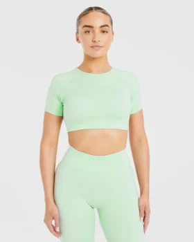 Staple Crop-Top