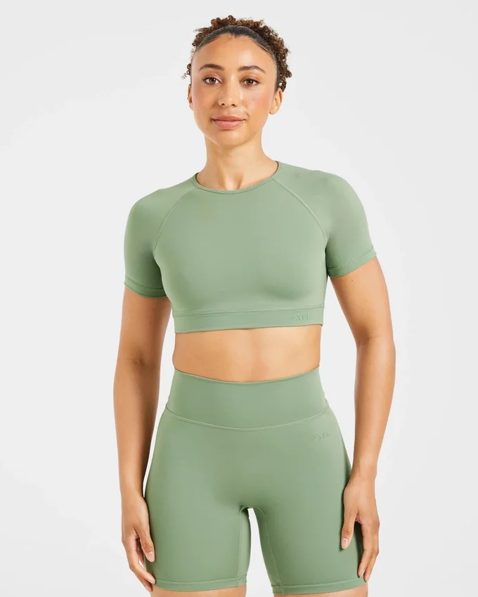 Staple Crop-Top