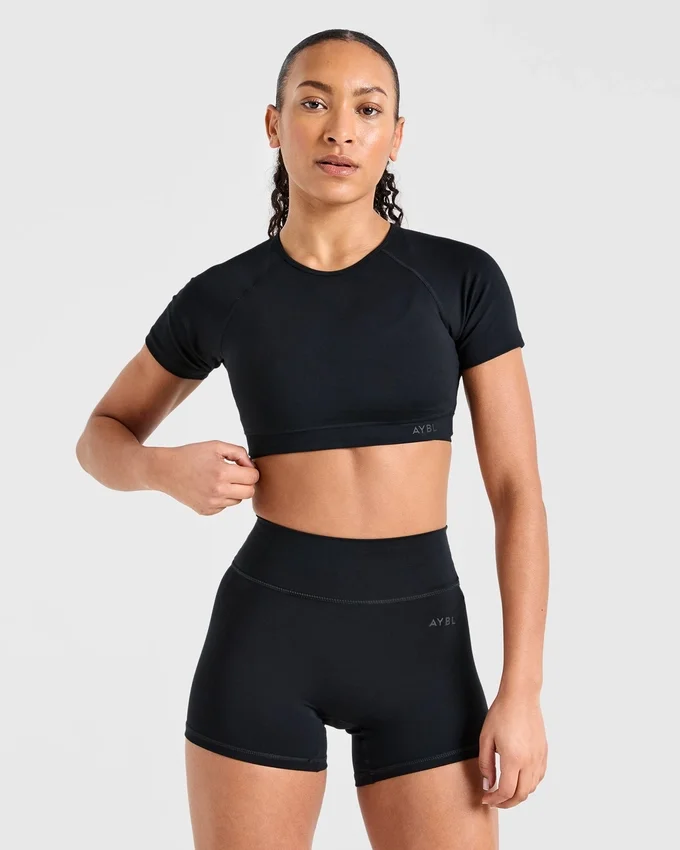 Staple Crop-Top