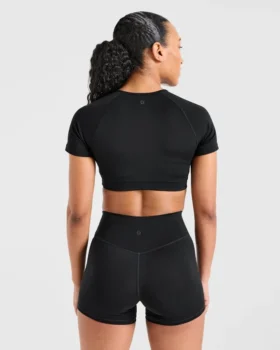 Staple Crop-Top