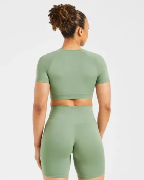 Staple Crop-Top
