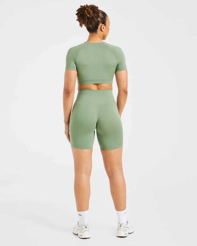 Staple Crop-Top
