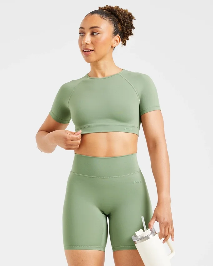 Staple Crop-Top