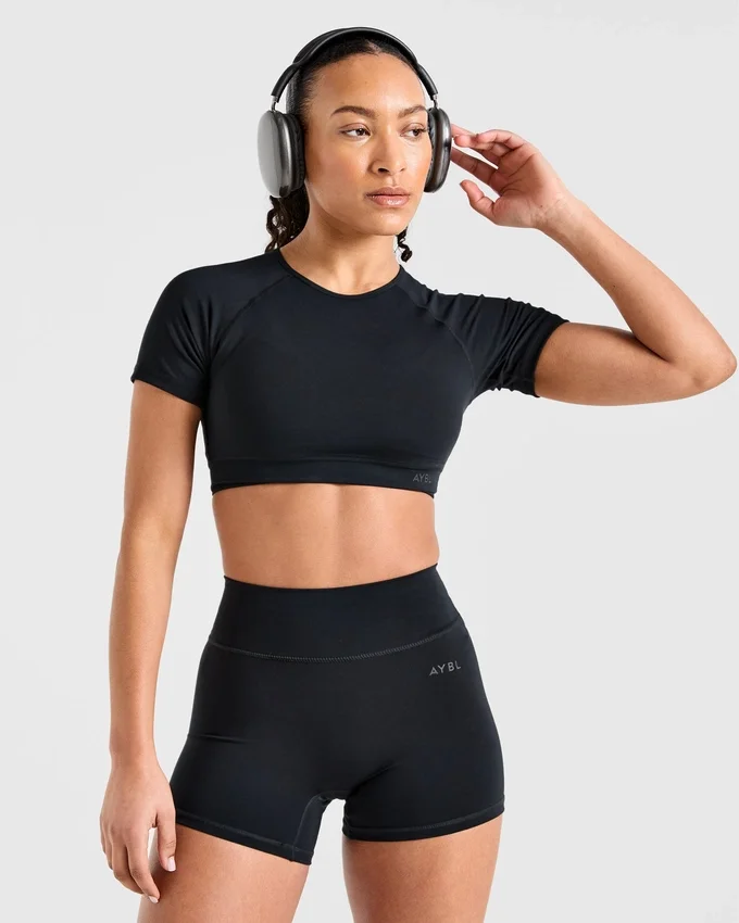 Staple Crop-Top