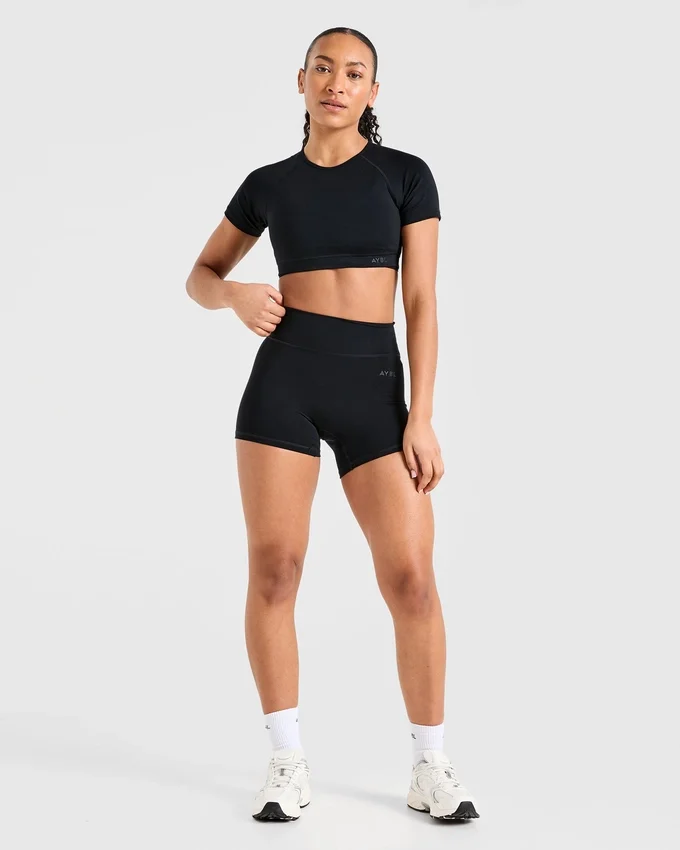 Staple Crop-Top
