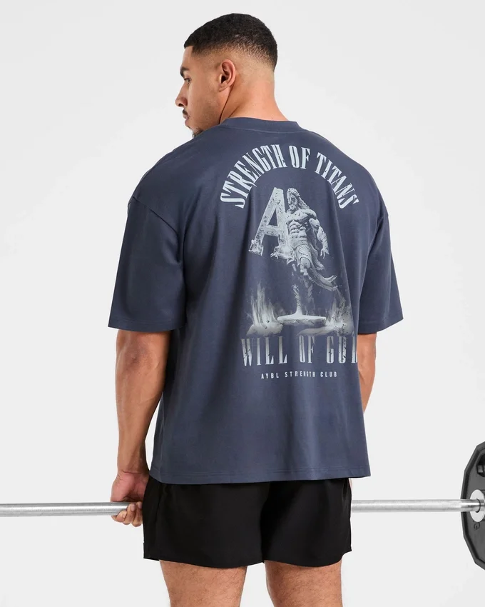 „Strength Of Titans“ Oversize-T-Shirt