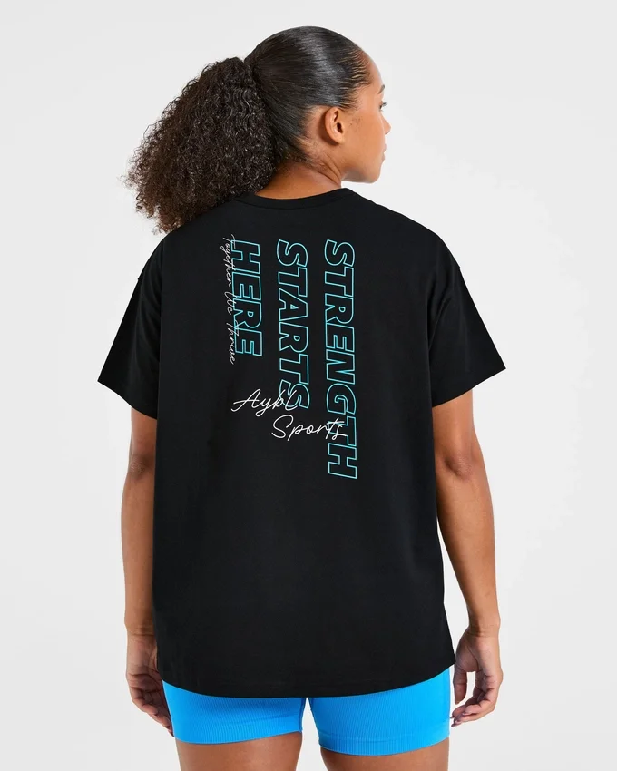 „Strength Starts Here“ Oversize-T-Shirt