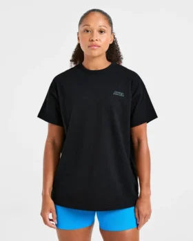 „Strength Starts Here“ Oversize-T-Shirt