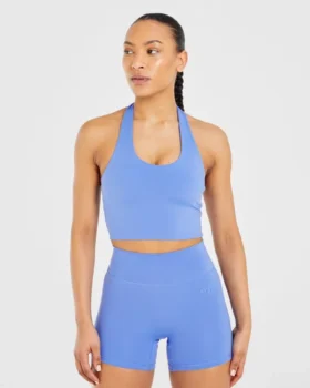 Unverzichtbares Crop-Top mit Neckholder