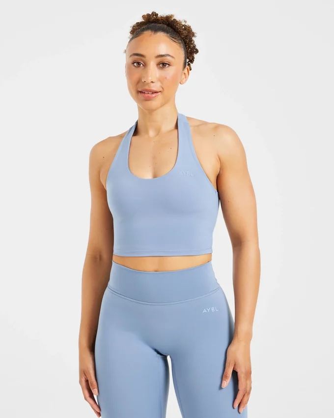 Unverzichtbares Crop-Top mit Neckholder