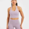 Unverzichtbares Crop-Top mit Neckholder