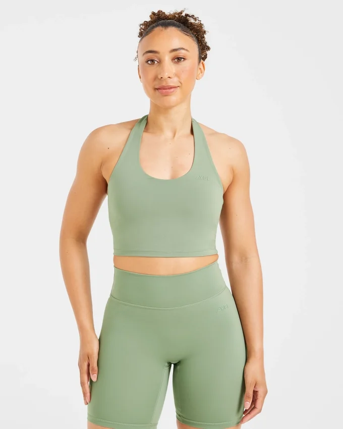 Unverzichtbares Crop-Top mit Neckholder