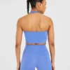 Unverzichtbares Crop-Top mit Neckholder