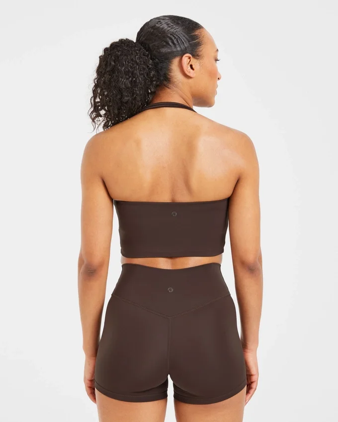 Unverzichtbares Crop-Top mit Neckholder