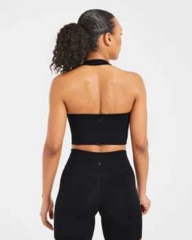 Unverzichtbares Crop-Top mit Neckholder
