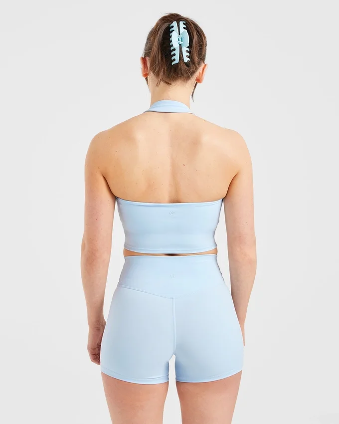 Unverzichtbares Crop-Top mit Neckholder