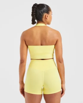 Unverzichtbares Crop-Top mit Neckholder