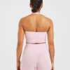 Unverzichtbares Crop-Top mit Neckholder