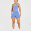 Unverzichtbares Crop-Top mit Neckholder