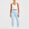 Unverzichtbares Crop-Top mit Neckholder