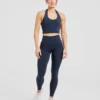 Unverzichtbares Crop-Top mit Neckholder