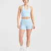 Unverzichtbares Crop-Top mit Neckholder