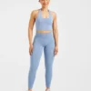 Unverzichtbares Crop-Top mit Neckholder