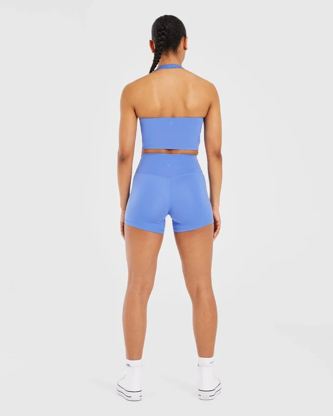 Unverzichtbares Crop-Top mit Neckholder