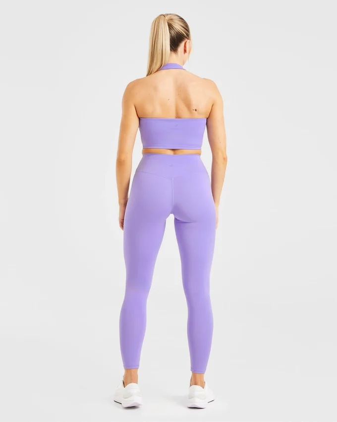 Unverzichtbares Crop-Top mit Neckholder