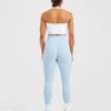 Unverzichtbares Crop-Top mit Neckholder