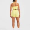 Unverzichtbares Crop-Top mit Neckholder