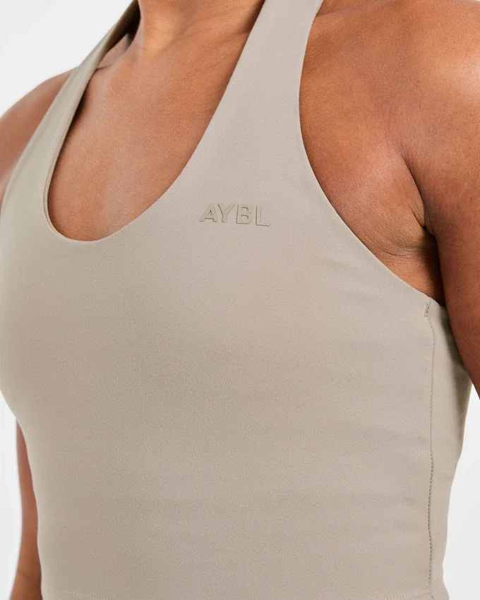 Unverzichtbares Crop-Top mit Neckholder