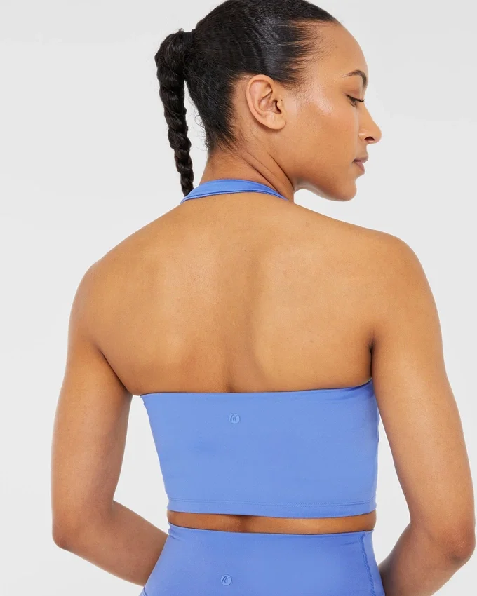 Unverzichtbares Crop-Top mit Neckholder