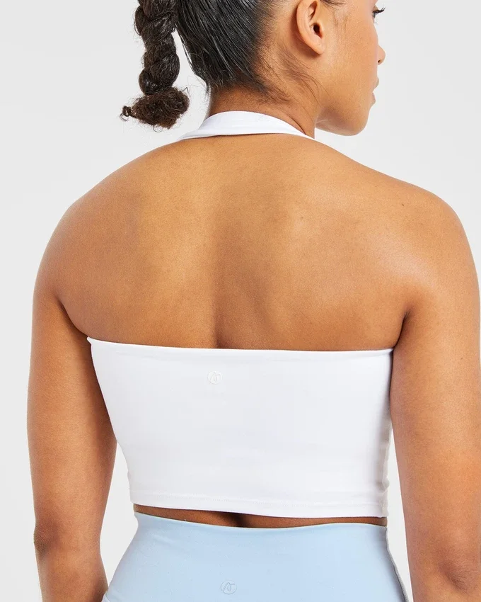 Unverzichtbares Crop-Top mit Neckholder