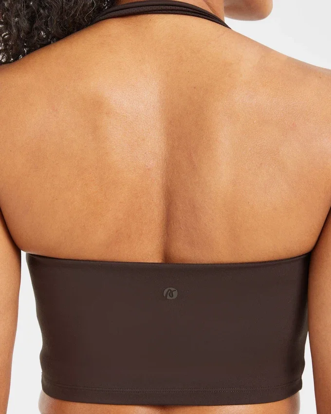 Unverzichtbares Crop-Top mit Neckholder