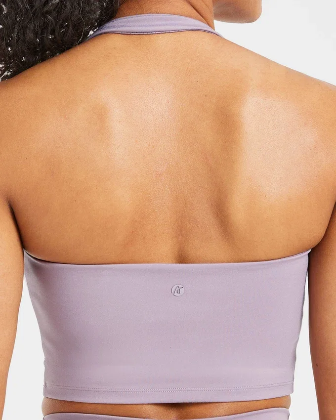 Unverzichtbares Crop-Top mit Neckholder