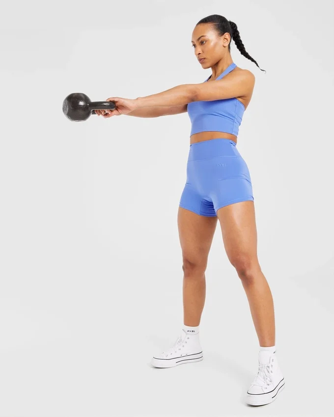 Unverzichtbares Crop-Top mit Neckholder