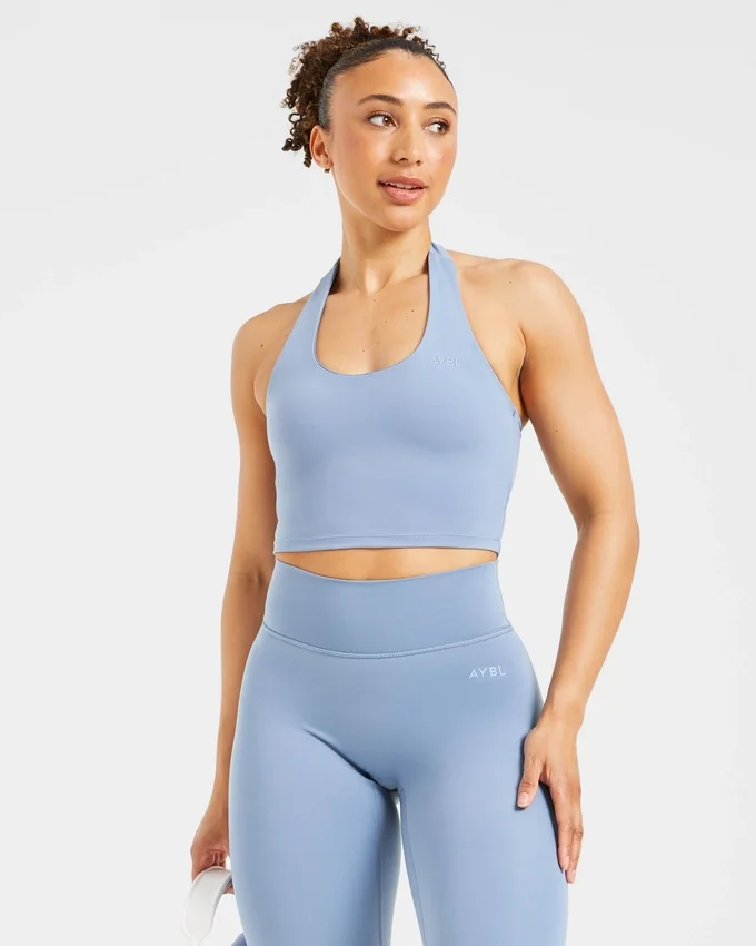 Unverzichtbares Crop-Top mit Neckholder