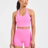 Unverzichtbares Crop-Top mit Neckholder