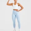 Unverzichtbares Crop-Top mit Neckholder