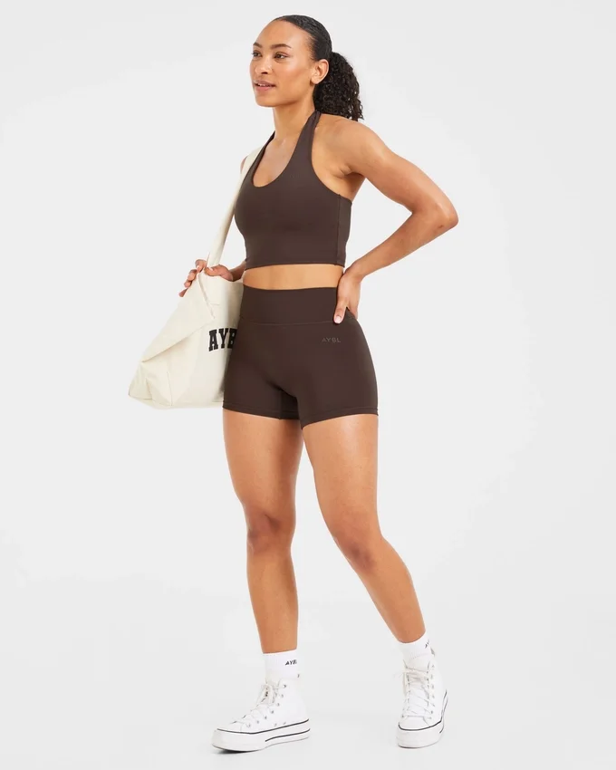 Unverzichtbares Crop-Top mit Neckholder
