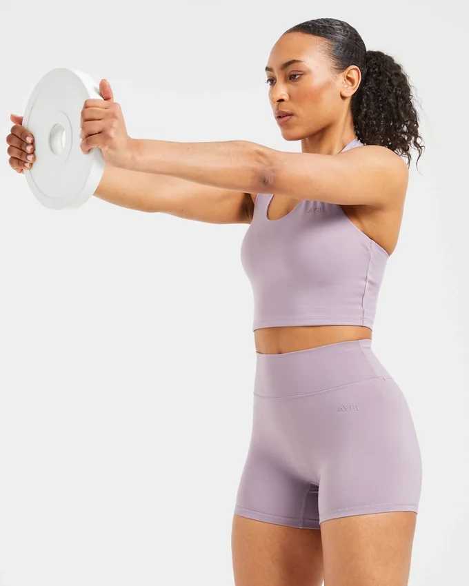 Unverzichtbares Crop-Top mit Neckholder