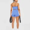 Unverzichtbares Crop-Top mit Neckholder