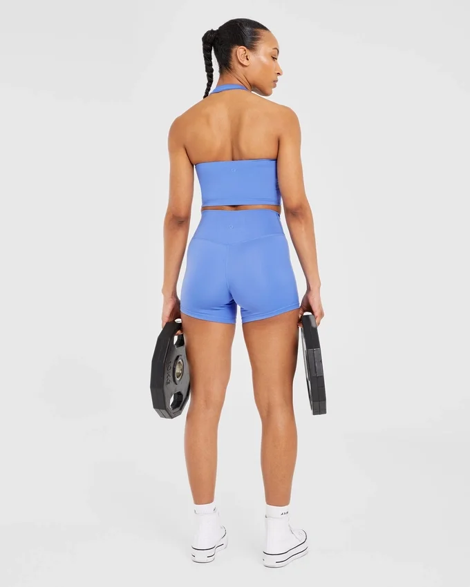 Unverzichtbares Crop-Top mit Neckholder