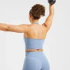 Unverzichtbares Crop-Top mit Neckholder